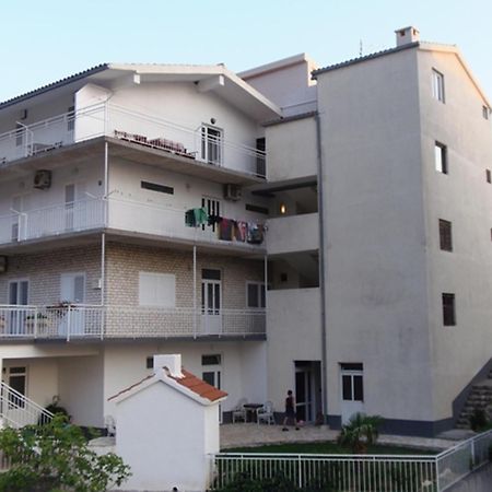 Apartments Anica & Gabriela Макарска Экстерьер фото