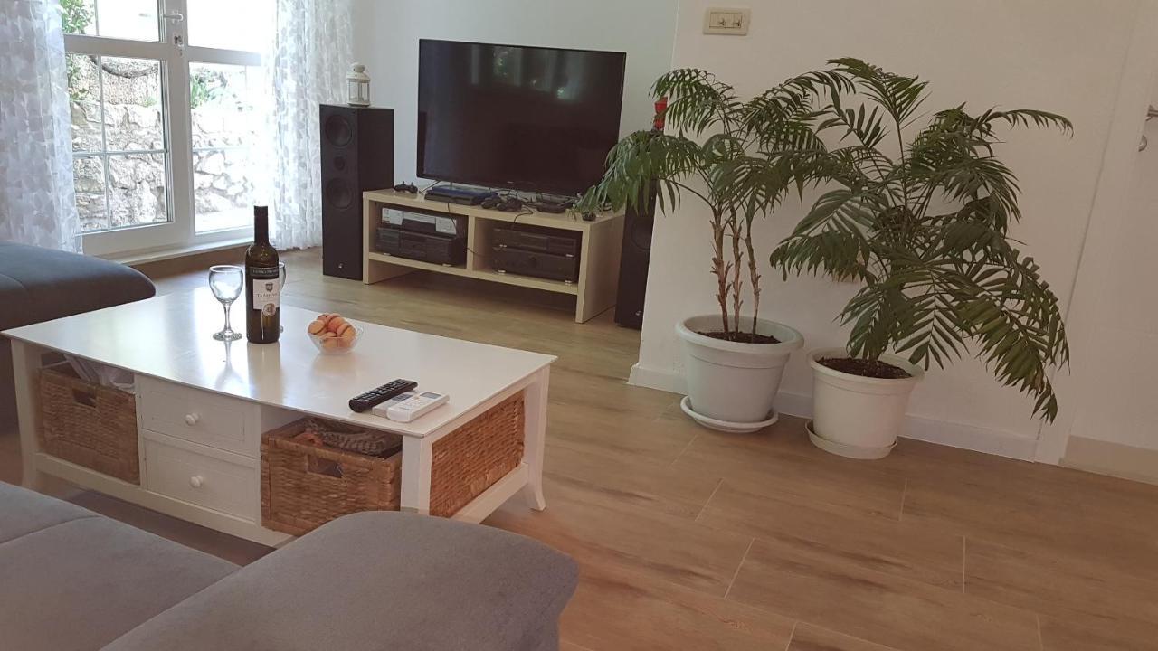 Apartments Anica & Gabriela Макарска Экстерьер фото
